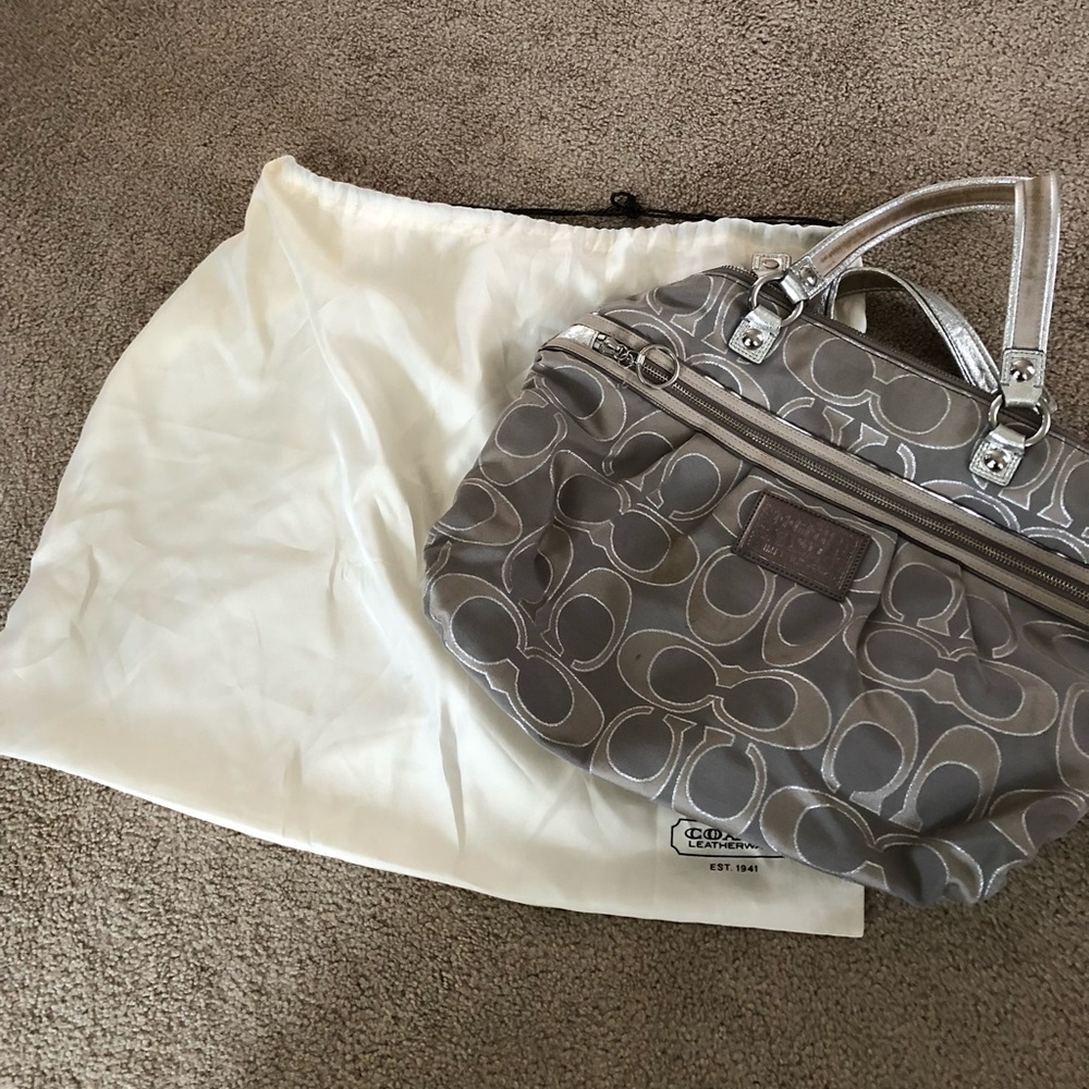 COACH bag - Picture 2 of 8